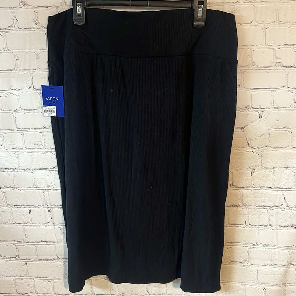 XL Apt 9 tummy control black knit skirt. Elastic waistband. Slimming, stretch